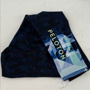 Peloton Women's Blue Geo-Print crop leggings